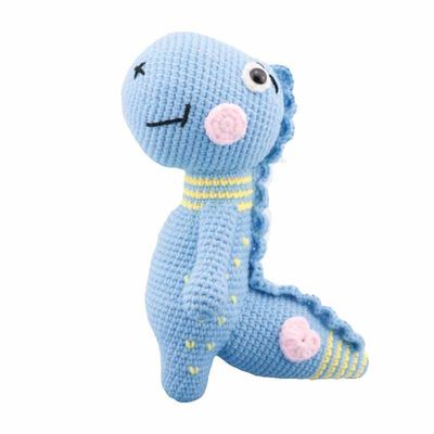 Ο αληθοφανής πολυεστέρας γέμισε τη χειροποίητη κούκλα τσιγγελακιών